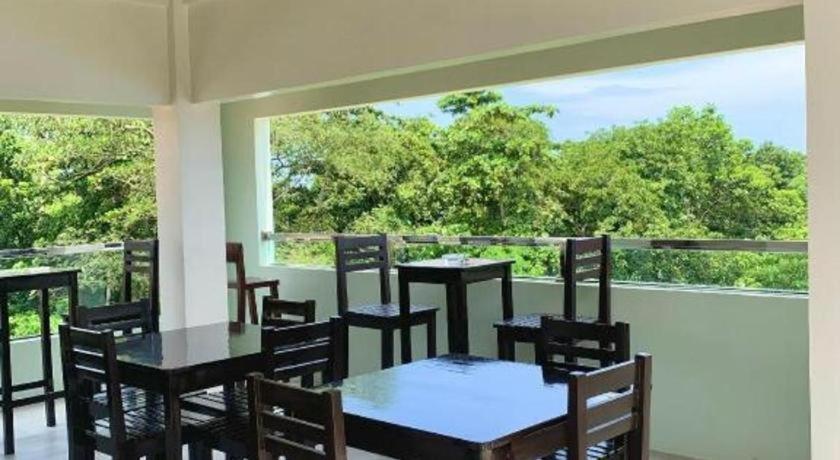 Jm Backpackers Hometel Guimaras Extérieur photo